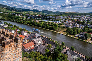 Fototapeta na wymiar Blick auf Saarburg in der Eifel