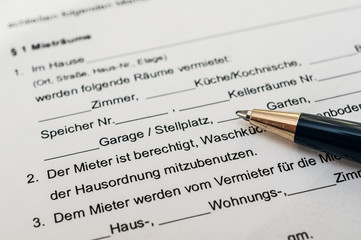 Mietvertrag unterschreiben