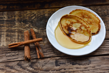 pancakes with honey cinnamon Cassia