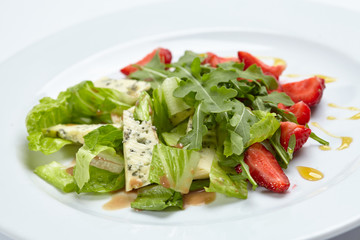 salad with strawberries