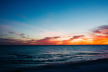 Fototapeta na wymiar Beautiful sunset on the beach in Destin Florida