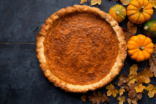 Homemade Thanksgiving Pumpkin Pie