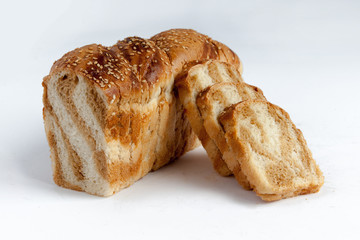 bakery products/black bread/white bread/bagel/bun with poppy seeds/stuffed pie/loaf/sesame seed bun/pita