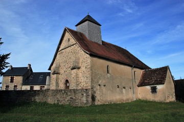 Fototapeta na wymiar Petite église de Lamongerie (Corrèze)
