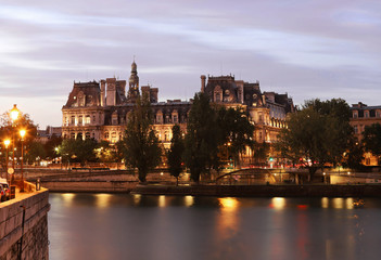 The town hall of Paris at night , France.