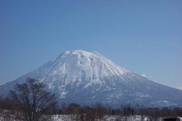 Blick auf Mount Yotei auf Hokkaido Japan Winter und Schnee