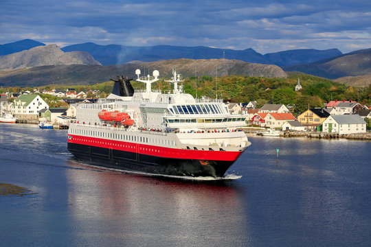 Norwegian Coastal Express in Brønnøysund port, Nordland county