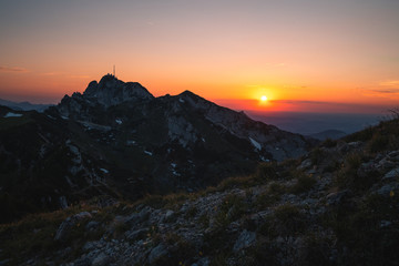 Obraz premium Abendrot in den Alpen Sonnenuntergang in den Bergen 