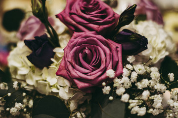 Pretty Rose Flowers Centerpiece
