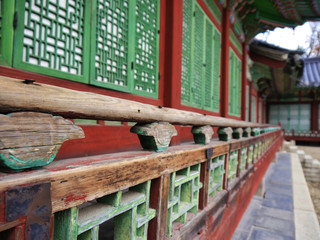Fototapeta na wymiar Wooden balcony in Korean Palace