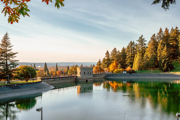 Scene of Mt. Tabor's water reservoirs park in Oregon state - obrazy, fototapety, plakaty