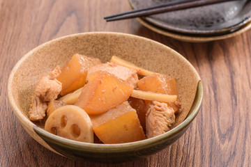 鶏肉と大根の煮物