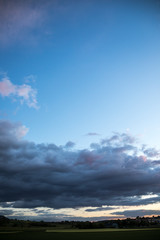 Wolken über dem Land