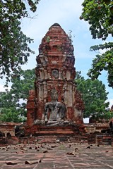 Templo budista de Wat Maha That en Ayutthaya, Tailandia.
