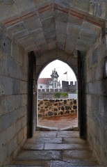 Obraz premium a church seen through a door in Beja city - Portugal 27.Oct.2019