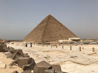 the great pyramids of giza