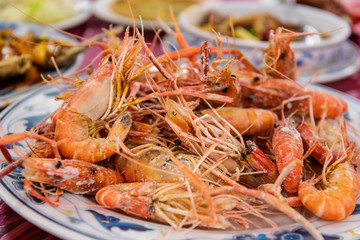 Salt-boiled live shrimp (Prawning, prawn fishing)