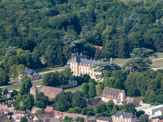 Fototapeta premium vue aérienne du château d'Abondant dans le département d'Eure-et-Loir en France