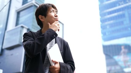 It系 ビジネスマン 笑顔 渋谷スクランブルクスエア背景 Wall Mural Oka It系 ビジネスマン 笑顔 渋谷スクランブルクスエア背景 Wall Mural Oka