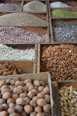 Marktstand mit Hülsenfrüchten