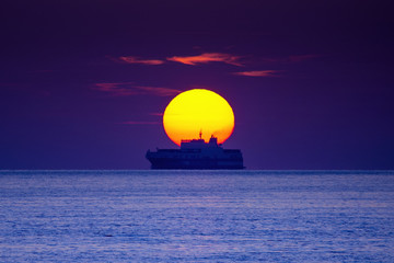 Sunrise with a ferry - Alba con un traghetto