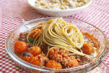 spaghetti with pachino tomatoes and parmesan cheese