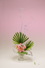 Fotografía de estudio de arreglo floral Ikebana