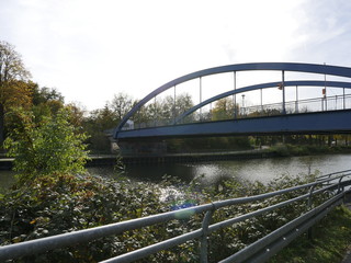 Fototapeta premium Brücke im Herbst