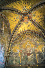 Fototapeta na wymiar Interior of Matthias Church Budapest