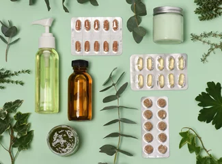 Crédence de cuisine en verre imprimé Pharmacie cosmétiques naturels avec des pilules et des plantes
