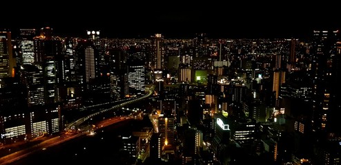 Fototapeta na wymiar Rascacielos japones de Osaka en la hora azul