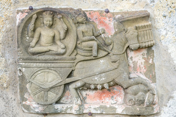 alte, antike tibetanische Steintafel, vermutlich aus dem Himalaya. 