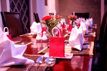 romantic dinner table setting