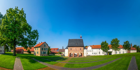 Fototapeta na wymiar Kloster, Lorsch, Hessen, Deutschland 