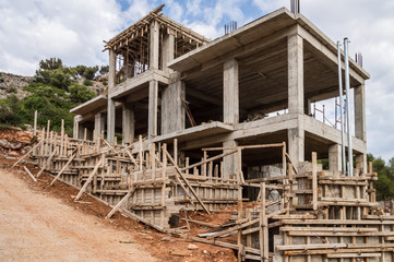Construction with formwork and reinforcement