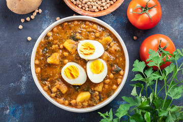 Chickpea stew with cod. Potaje de Vigilia