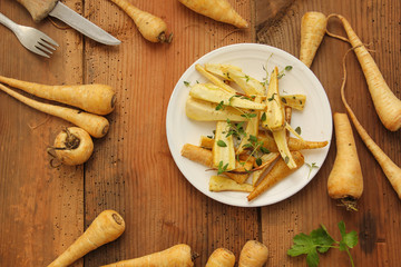 frisch gebratene Pastinaken Teller gebraten Pastinake