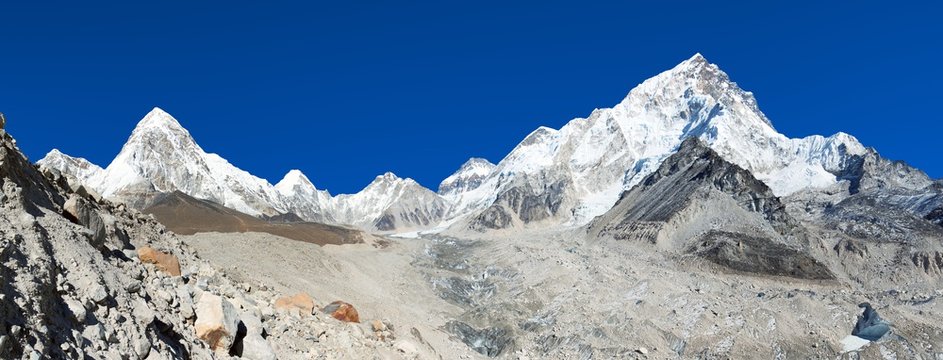 Himalayan Mountain Range Near Mount Everest