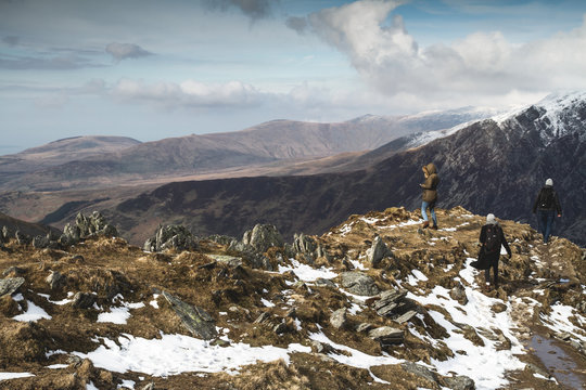 Walking around Lake Idwal, Llyn Idwal, Snowdonia, Wales