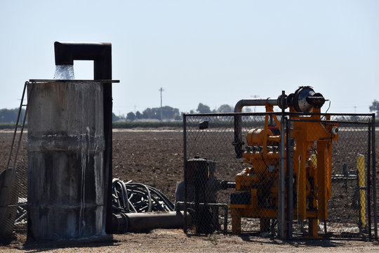 farm well pump pump water with gas engen