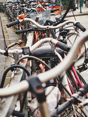 Fototapeta na wymiar Das Fahrrad als sauberes Verkehrsmittel in der Stadt prima für unsere Umweld und den Klimaschutz