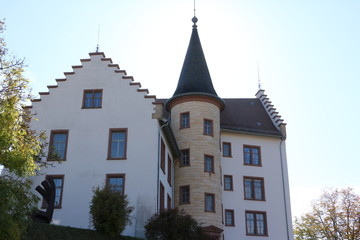 Blick auf das Krenkinger Schloss im Zentrum der Stadt Engen in Süddeutschland