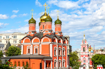 Fototapeta na wymiar Znamensky Cathedral in Moscow, Russia