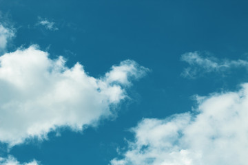 Obraz premium natural blue sky cloud background with summer season concept, fresh air weather and climate