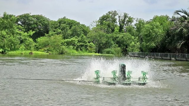 Sewage Water Spin Machine Working in Lake