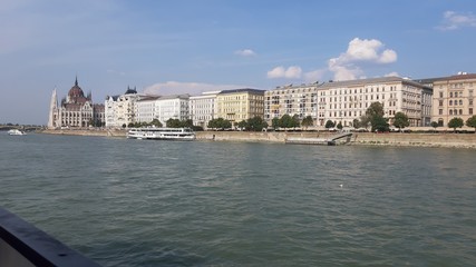 Obraz premium Budapest from Duna