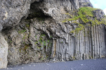 Textura de paredes rocosas de montañas en Islandia 