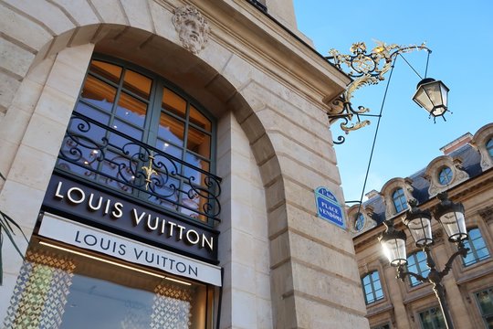 Boutique Louis Vuitton sur la place Vendôme à Paris – 26 octobre 2019 (France)