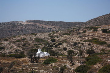 Fototapeta premium Ios, picturesque island with beautiful cycladic architecture, Aegean sea, Greece