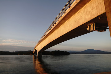 日の出の天草市の美しい海風景